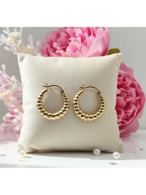 Vintage 10K Gold Creole Hoop Earrings Ribbed Scalloped Hinged 20mm AAJ